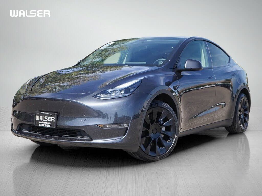 2024 TESLA Model Y