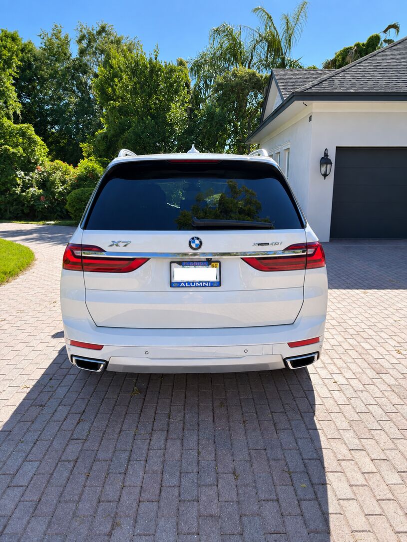 2022 BMW X7