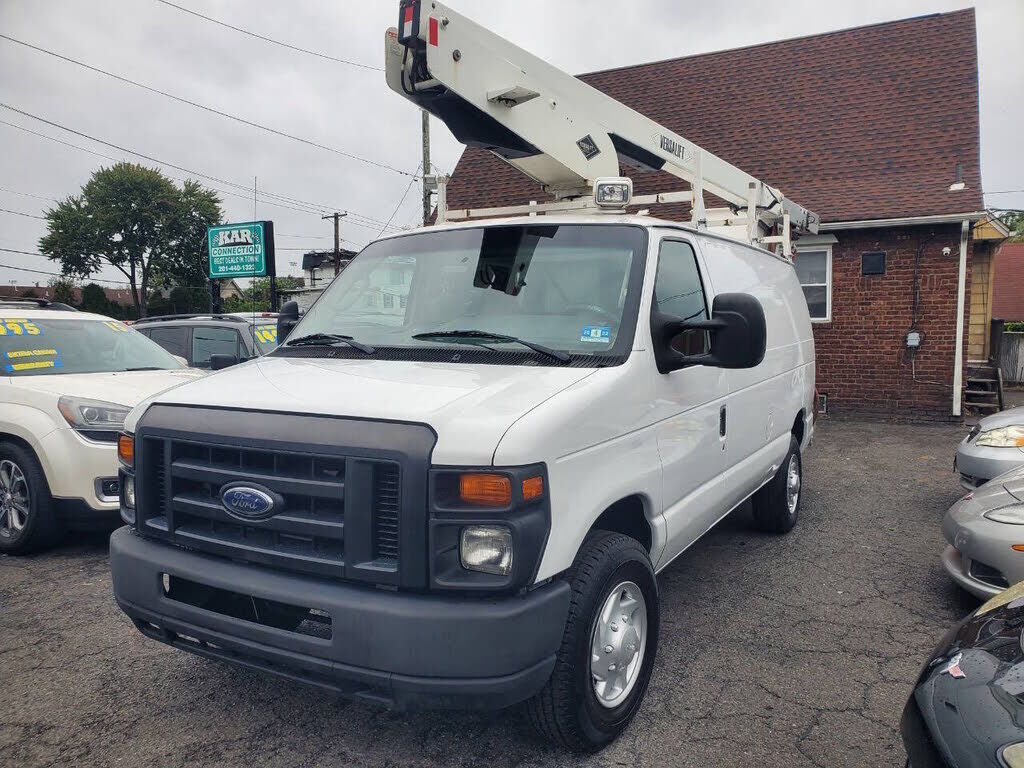 2012 FORD E-350