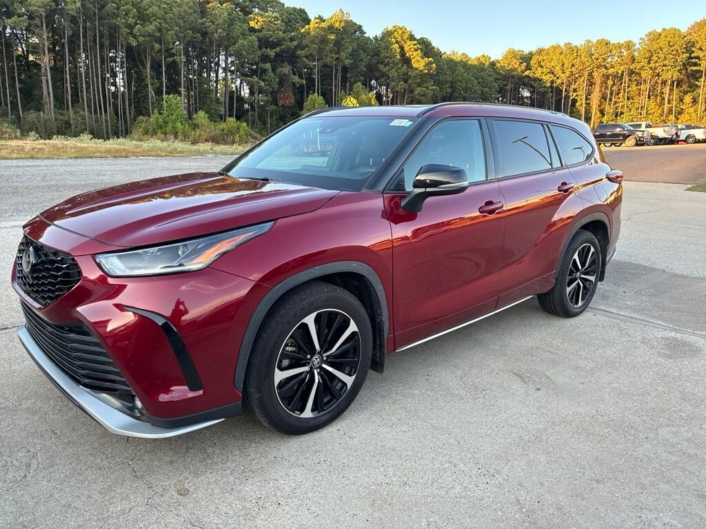 2022 TOYOTA Highlander