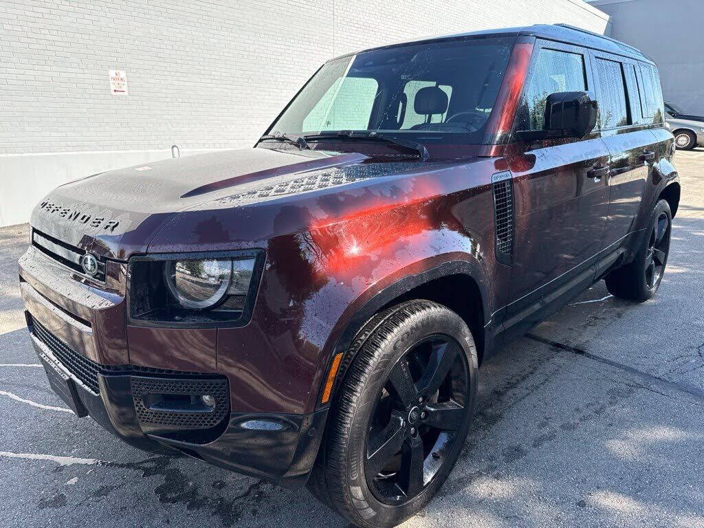 2025 LAND ROVER Defender