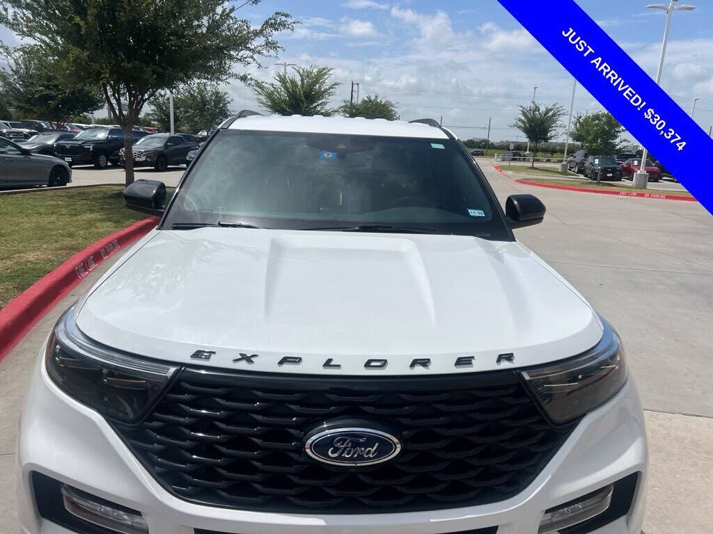 2023 FORD Explorer