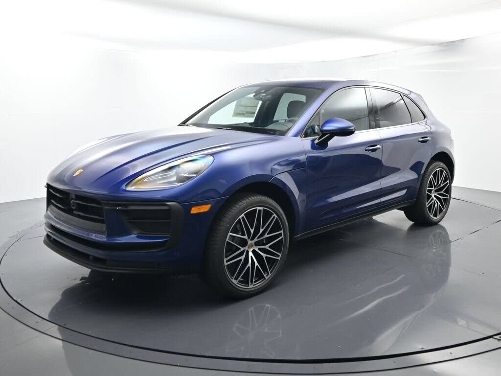 2025 PORSCHE Macan