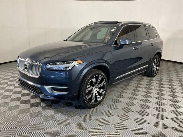 2022 VOLVO XC90