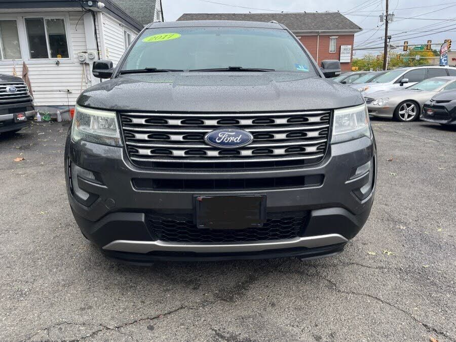 2017 FORD Explorer