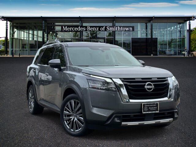2022 NISSAN Pathfinder