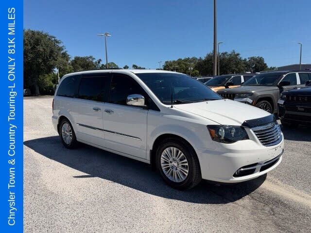 2012 CHRYSLER Town and Country