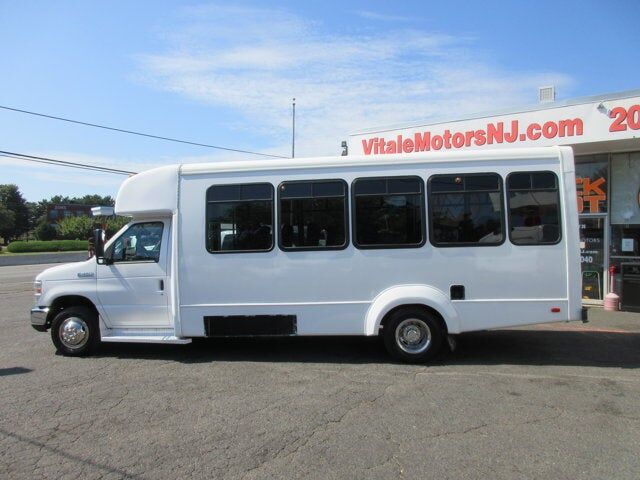 2019 FORD E-450