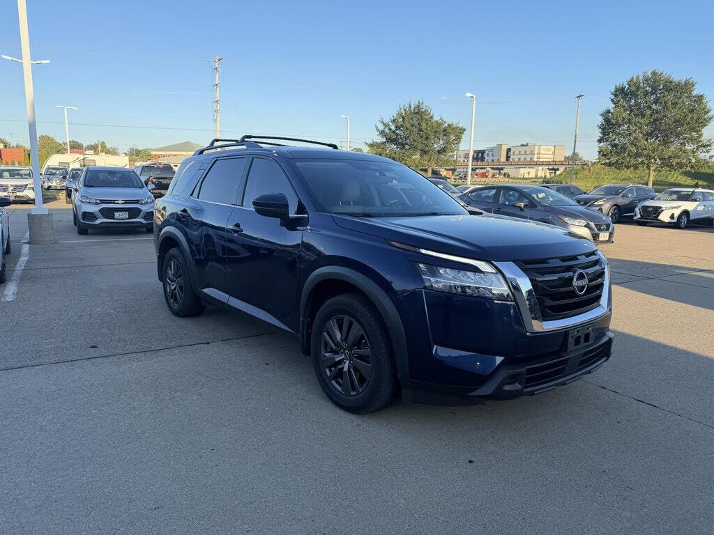 2022 NISSAN Pathfinder
