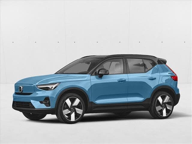 2023 VOLVO XC40