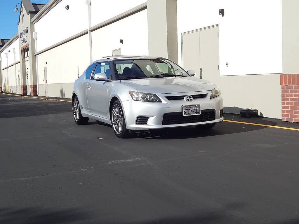 2011 TOYOTA SCION