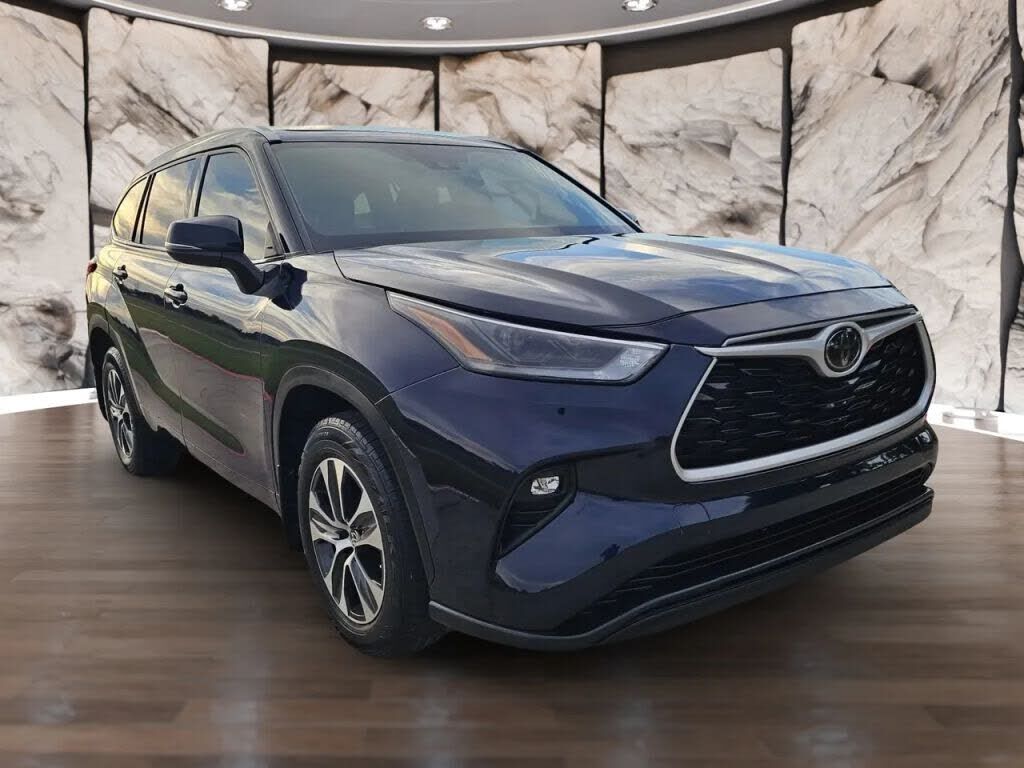 2021 TOYOTA Highlander