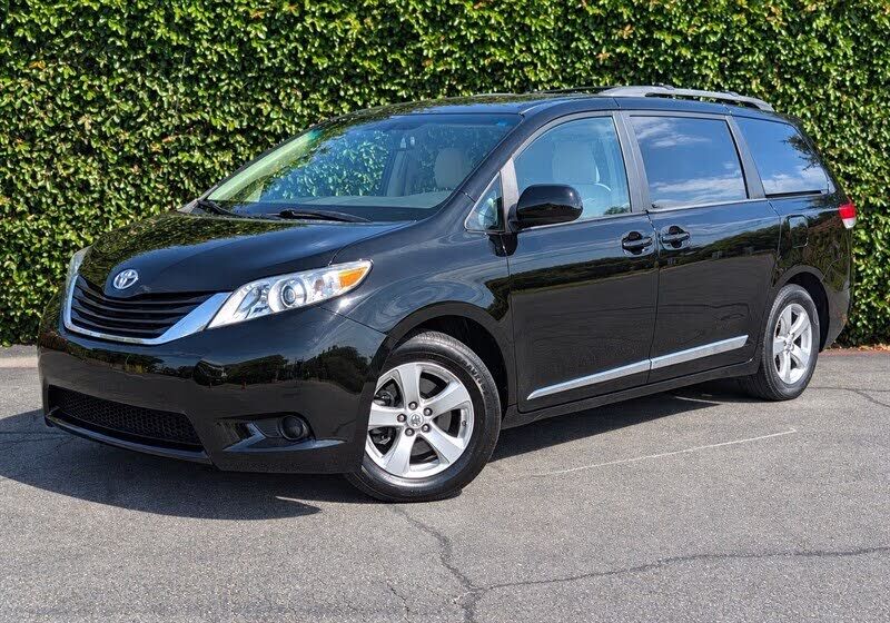 2013 TOYOTA Sienna