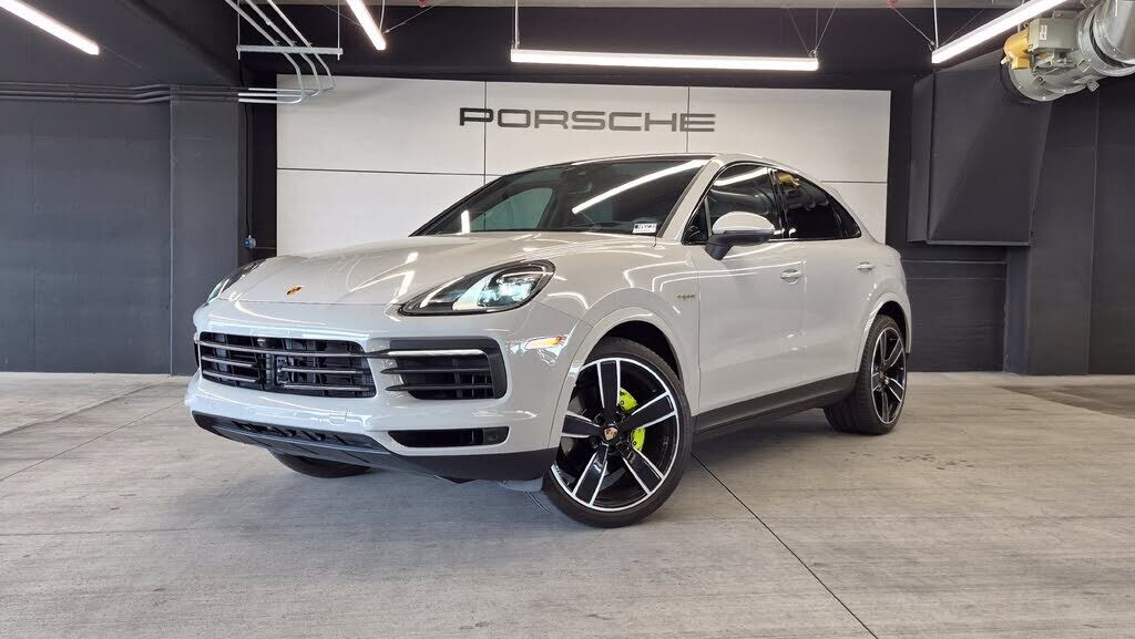 2023 PORSCHE Cayenne
