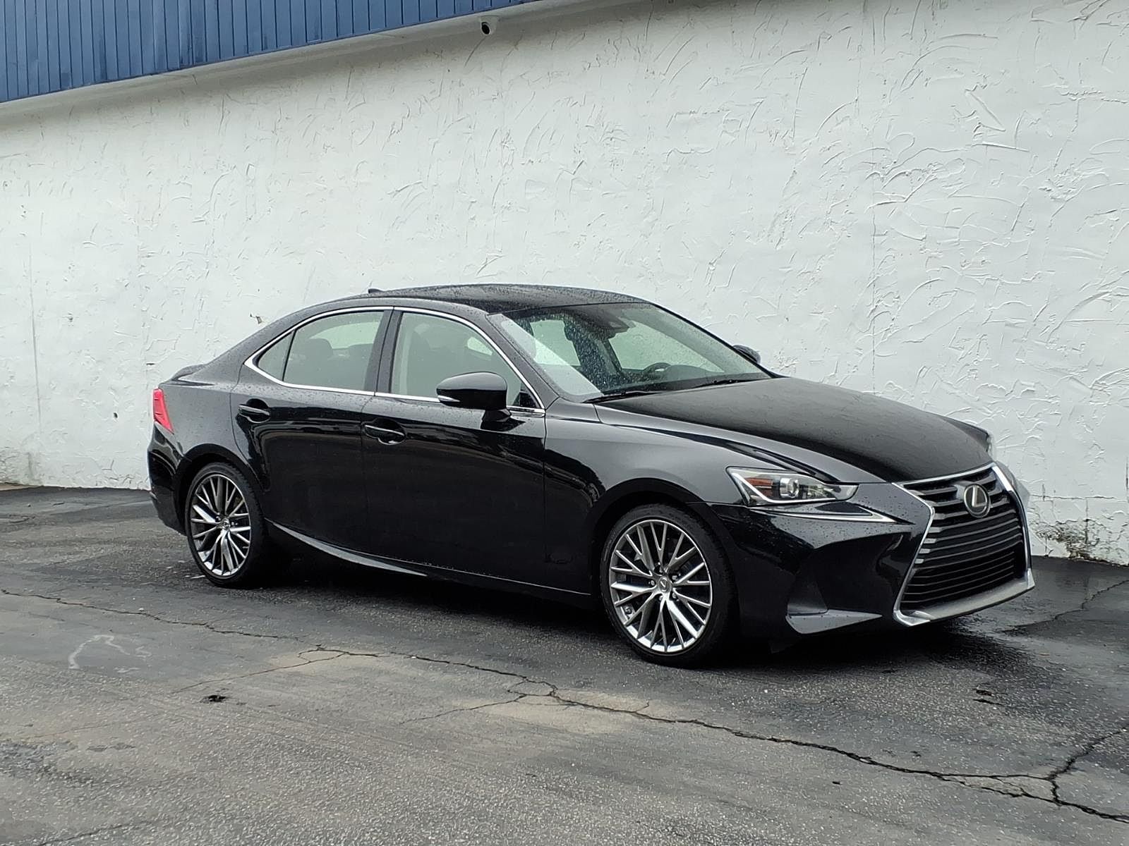 2017 LEXUS IS