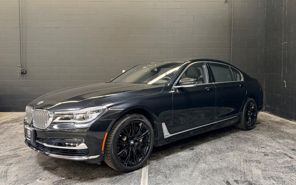2016 BMW 750i