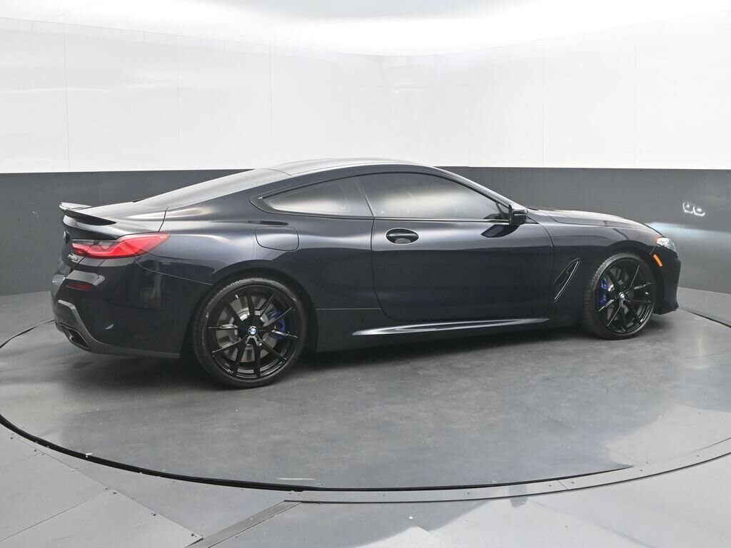 2022 BMW M850i