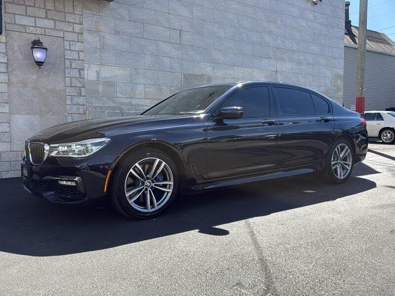 2016 BMW 750i