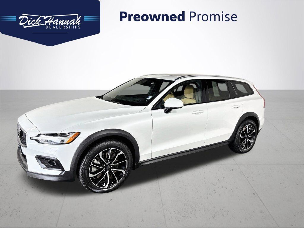 2020 VOLVO V60CC