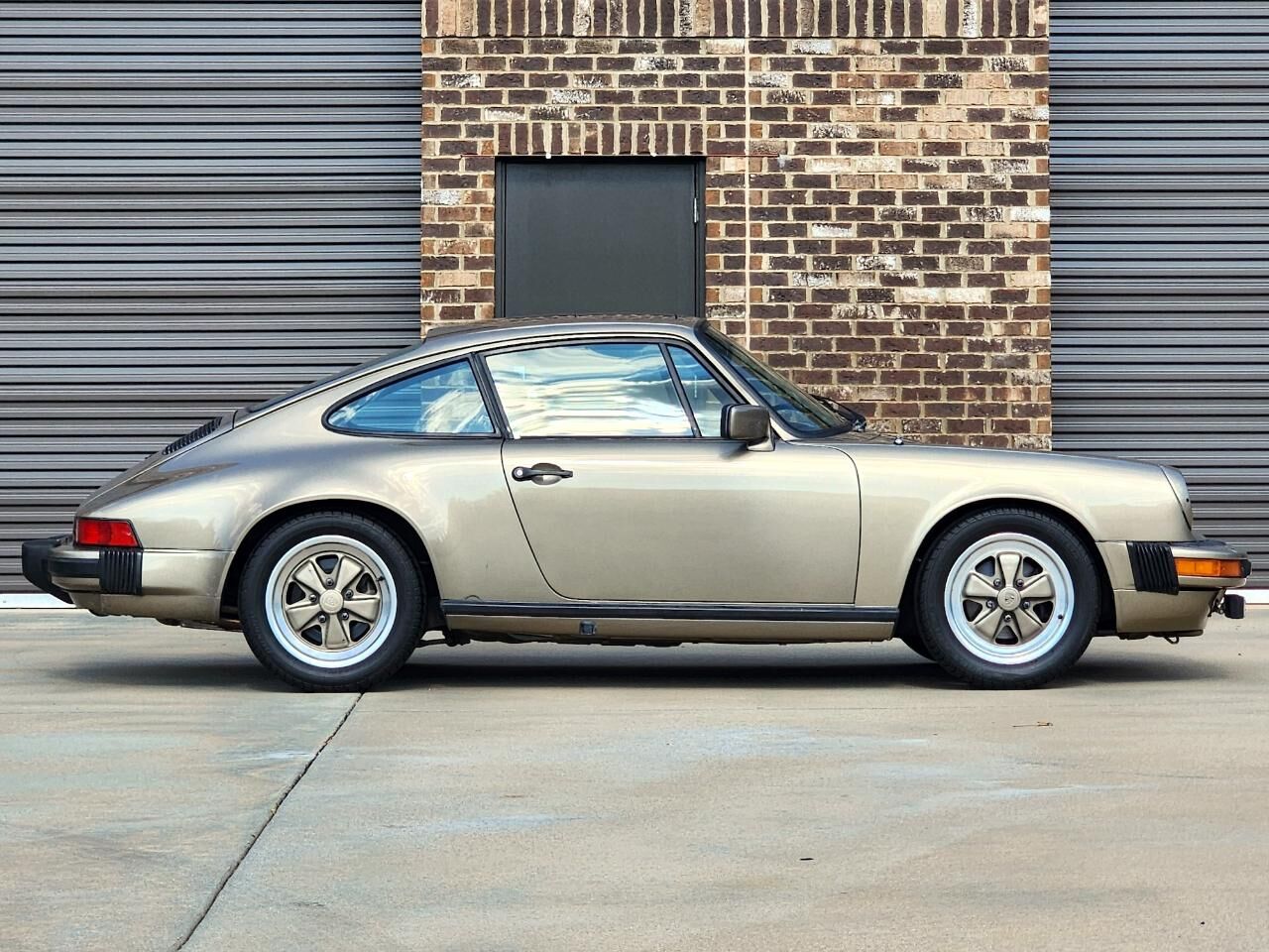 1983 PORSCHE 911