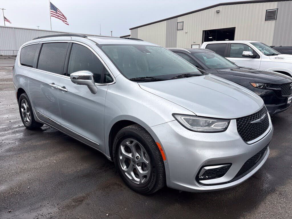 2022 CHRYSLER Pacifica