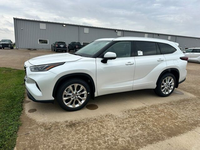 2026 TOYOTA Highlander