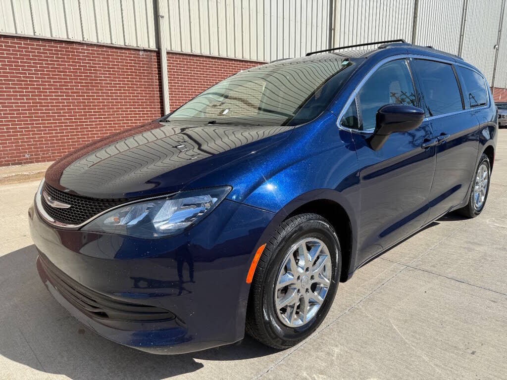 2020 CHRYSLER Voyager
