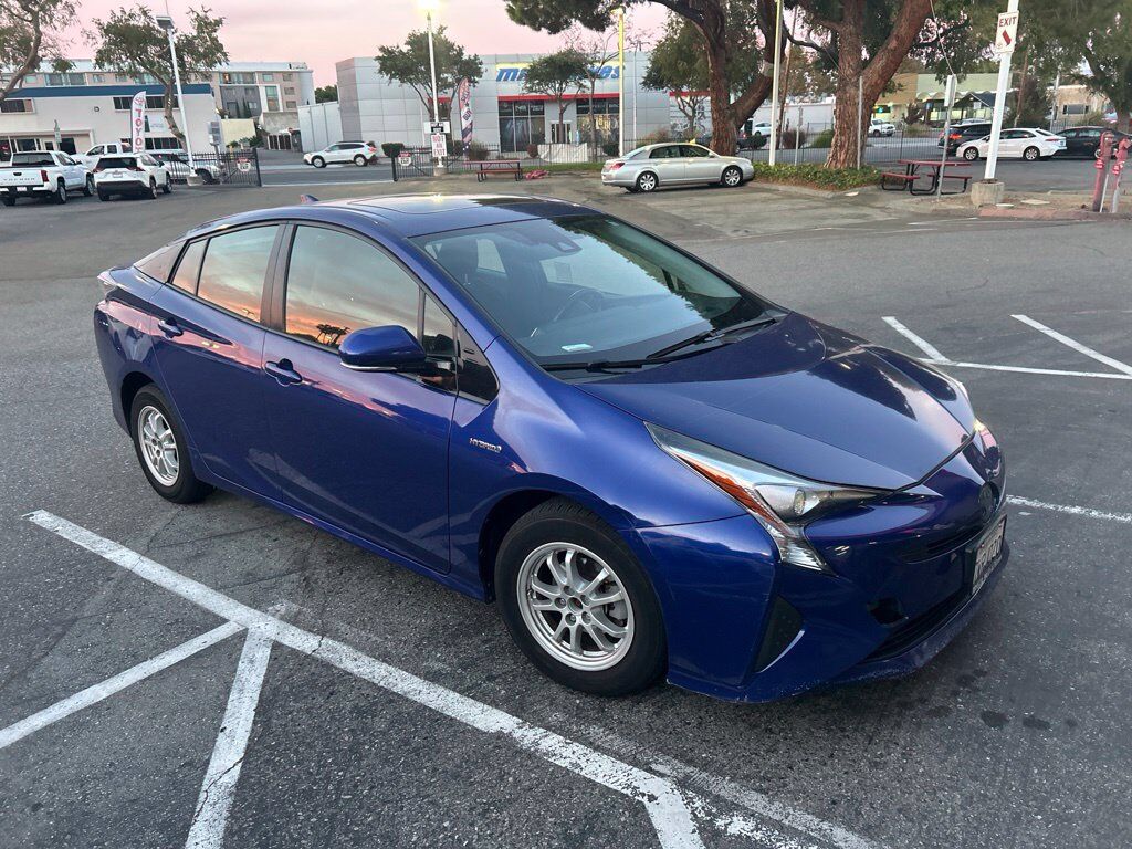 2016 TOYOTA PRIUS
