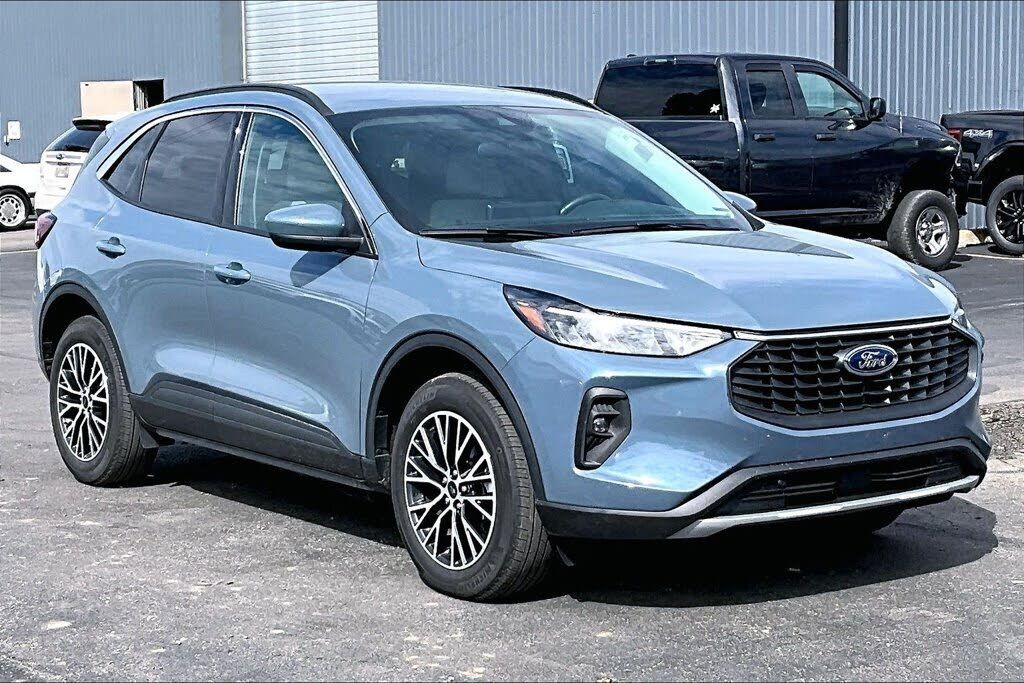 2024 FORD Escape