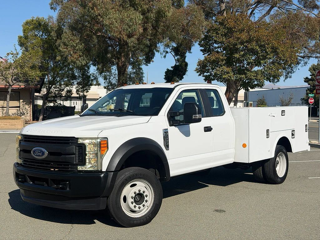 2017 FORD F-550