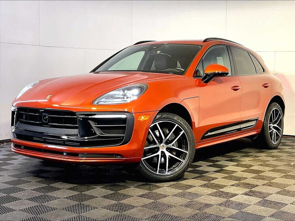 2024 PORSCHE Macan