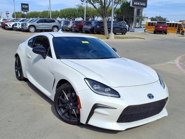2025 TOYOTA GR86
