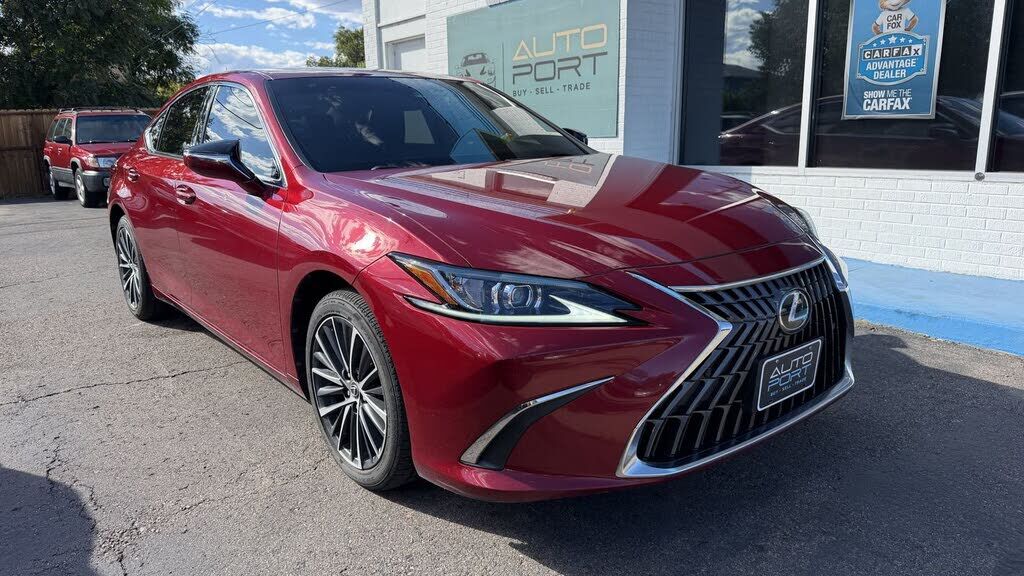 2022 LEXUS ES
