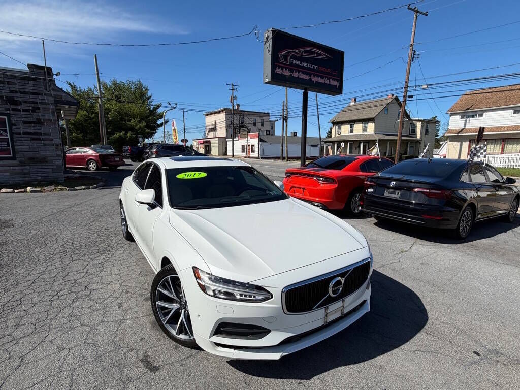 2017 VOLVO S90
