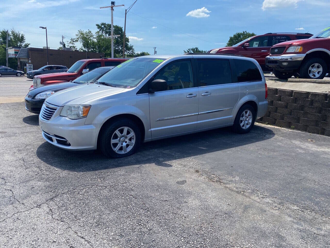 2012 CHRYSLER Town and Country