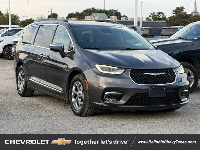 2022 CHRYSLER Pacifica