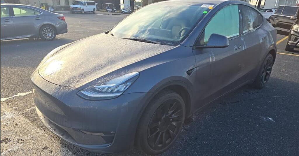 2023 TESLA Model Y