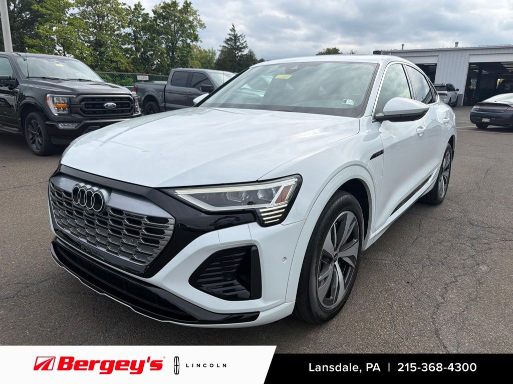 2024 AUDI Q8