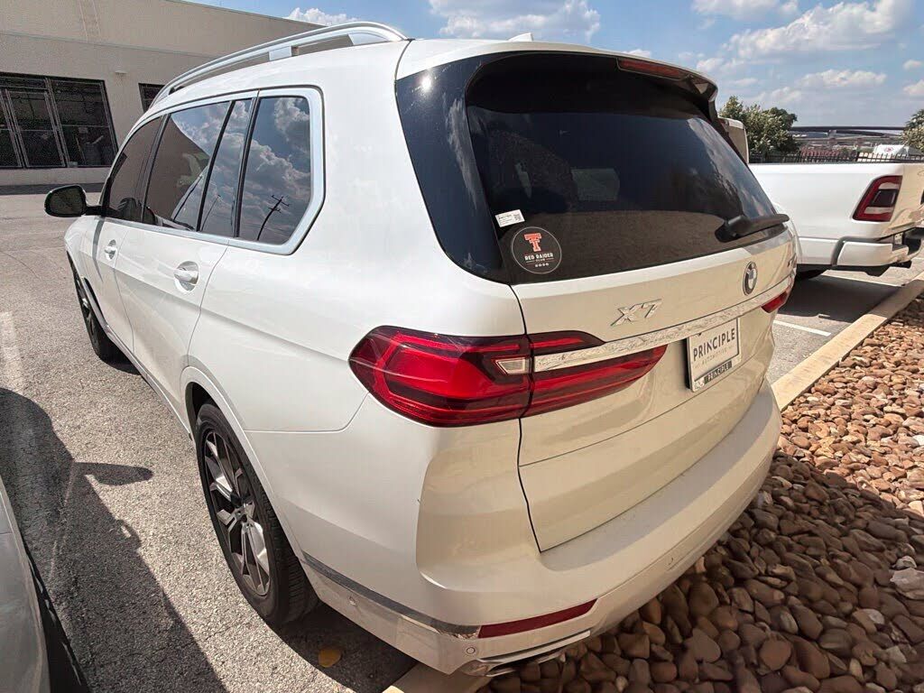 2022 BMW X7