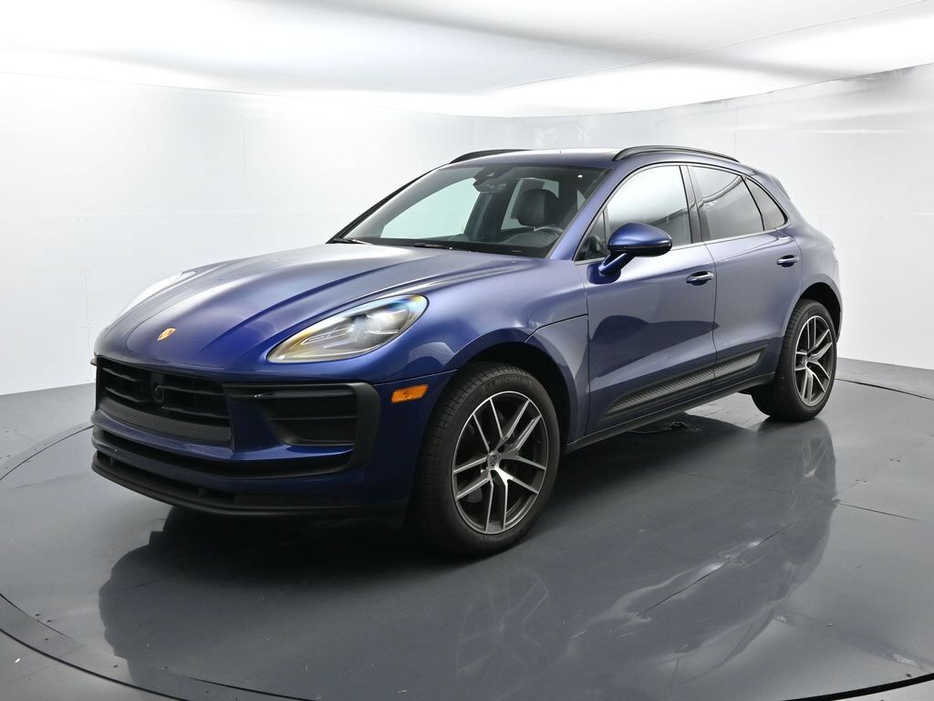 2024 PORSCHE Macan