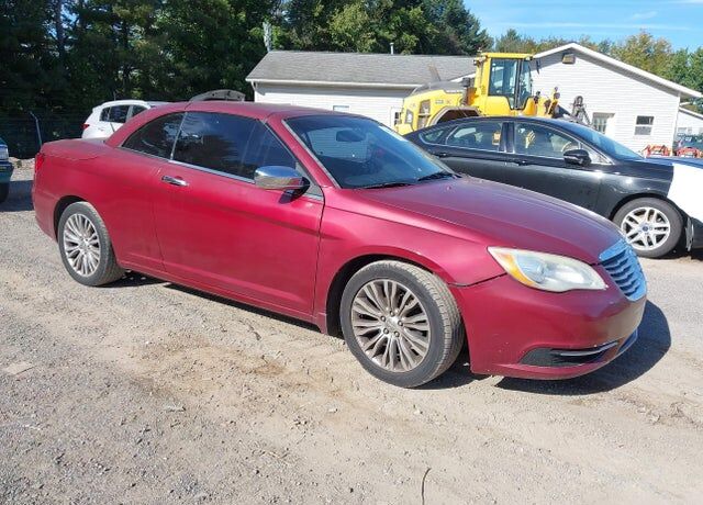 2013 CHRYSLER 200