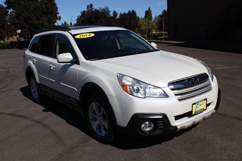 2014 SUBARU Outback