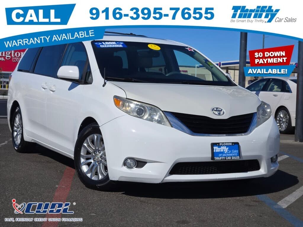 2011 TOYOTA Sienna