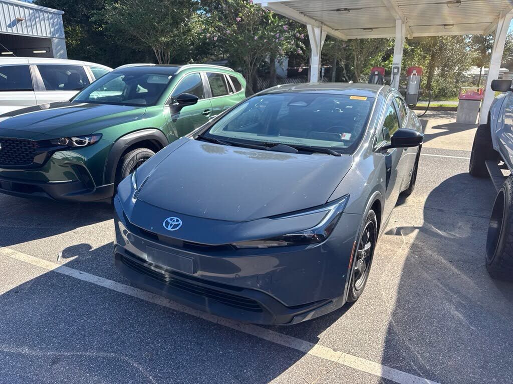 2024 TOYOTA PRIUS