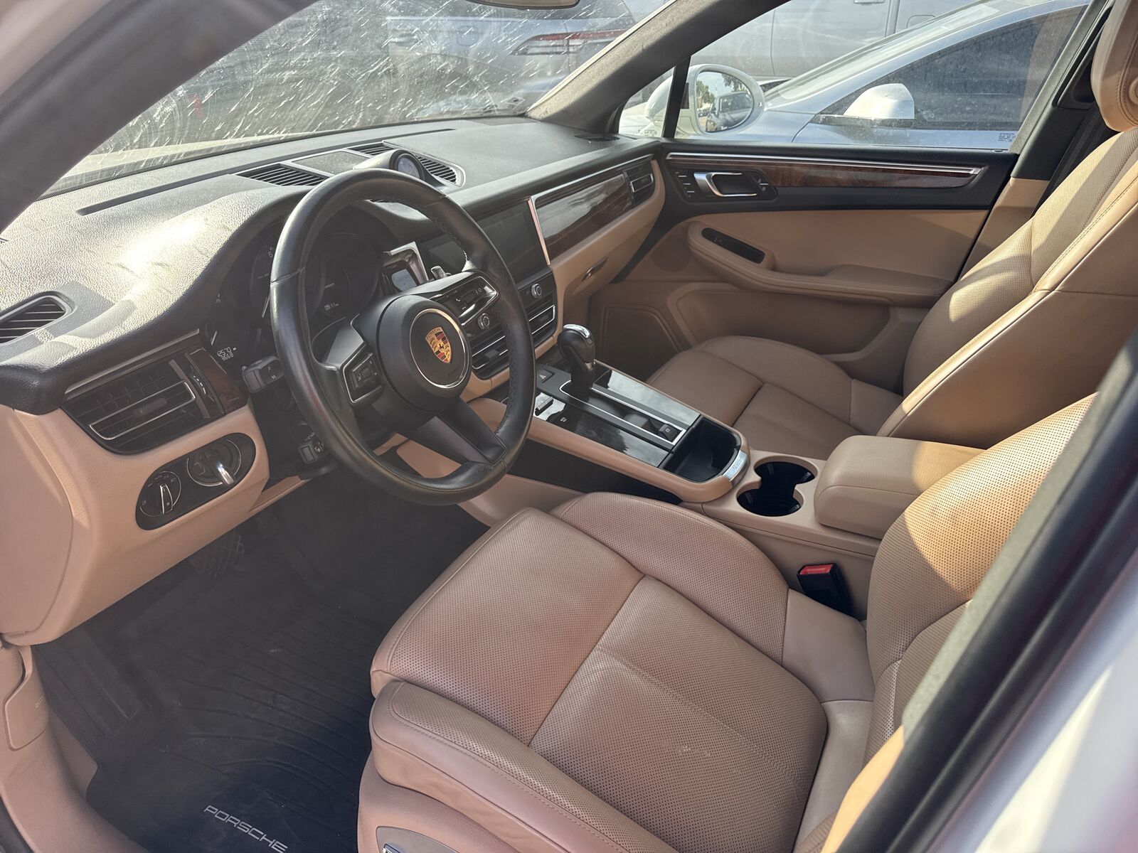 2023 PORSCHE Macan