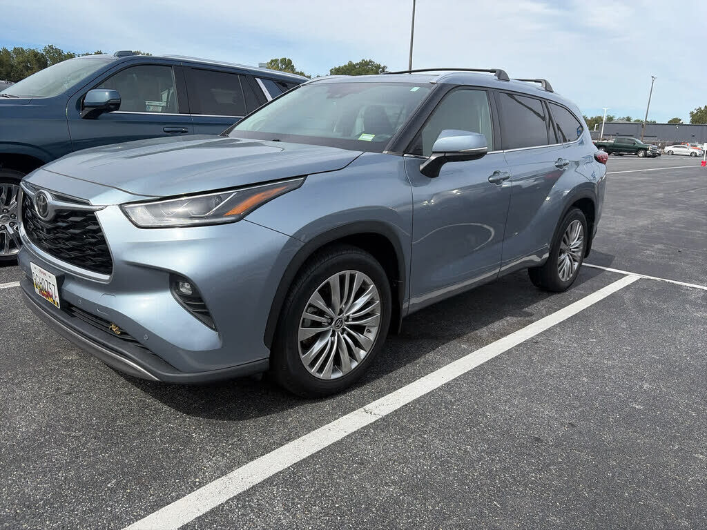 2022 TOYOTA Highlander