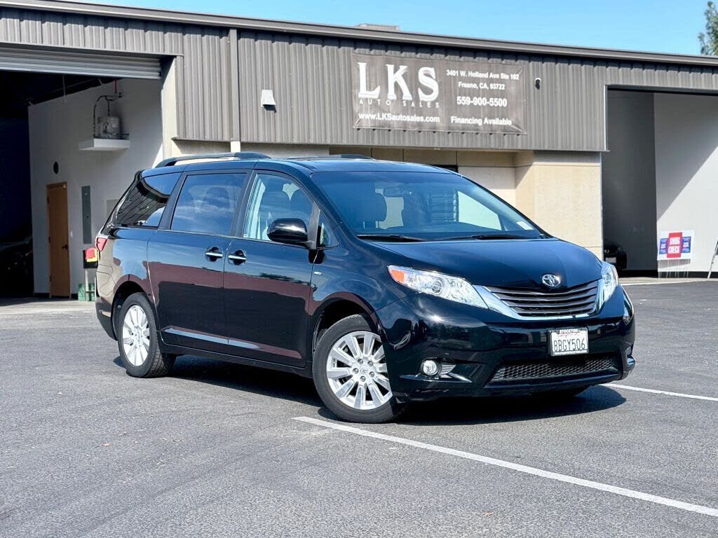 2017 TOYOTA Sienna