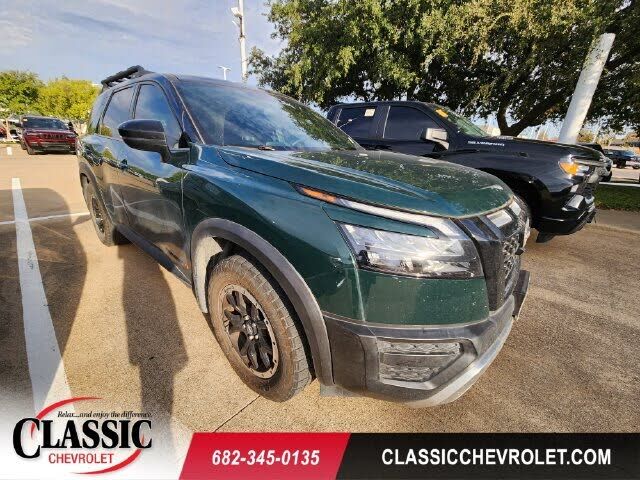 2024 NISSAN Pathfinder