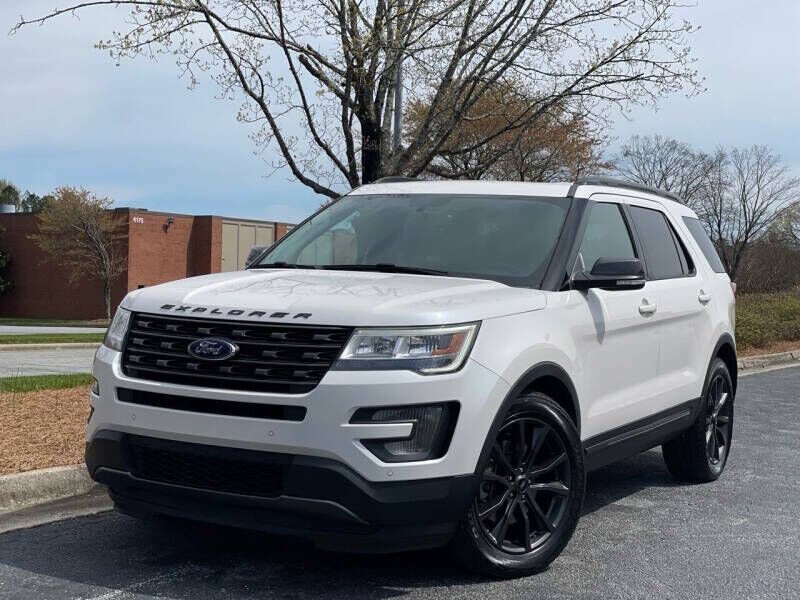 2017 FORD Explorer