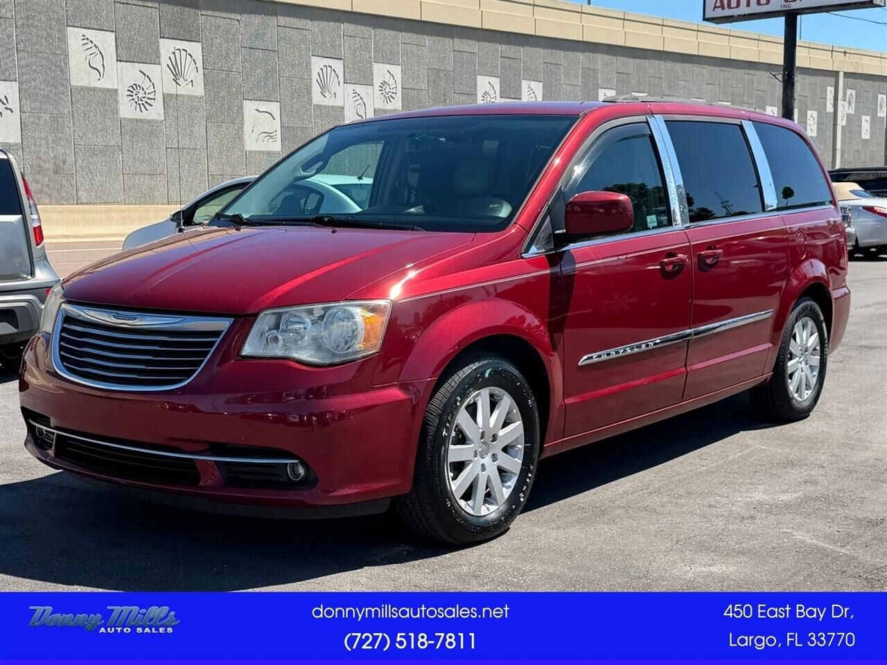 2013 CHRYSLER Town and Country